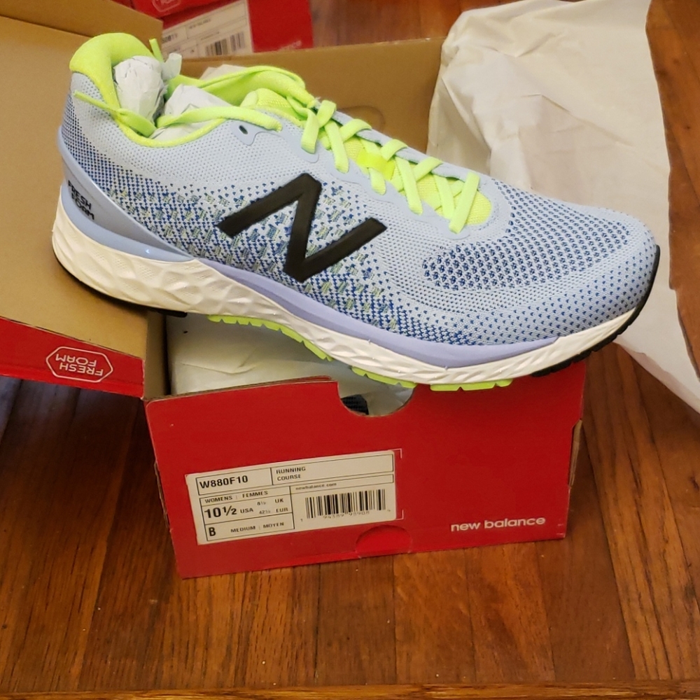 Women's New Balance fresh foam running sneakers